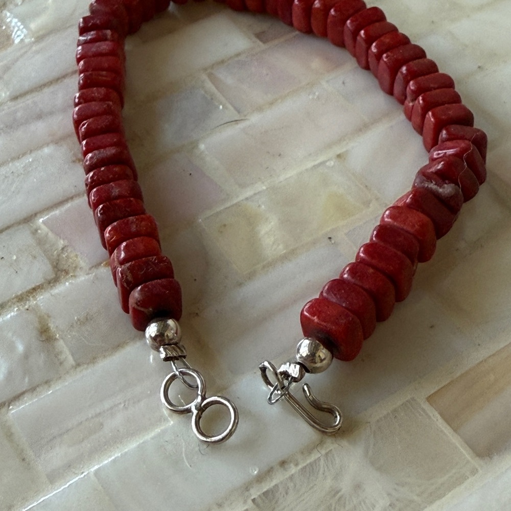 Red coral hand Beaded Navajo Necklace and Bracelet Set - Picture 6 of 10
